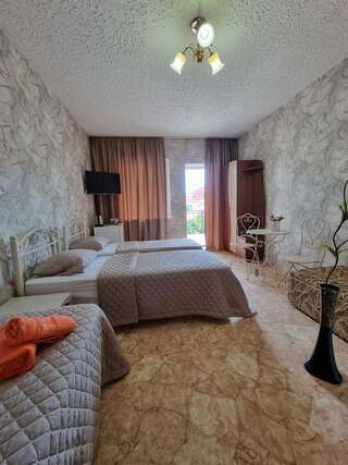 Гостиница Сервер Судак Двухместный номер Делюкс с 1 кроватью или 2 отдельными кроватями, вид на море-2