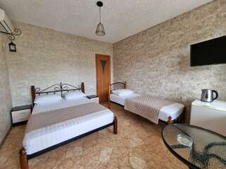 Гостиница Сервер Судак Двухместный номер с 1 кроватью и балконом, вид на море-1